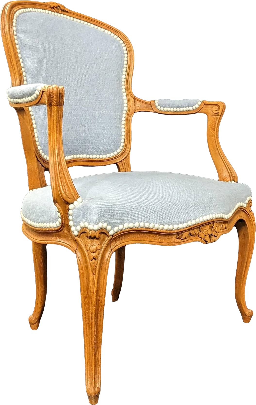 Chaise style Louis XVI avec tissu rayé restaurée par une tapissière d'ameublement au Rheu près de Rennes