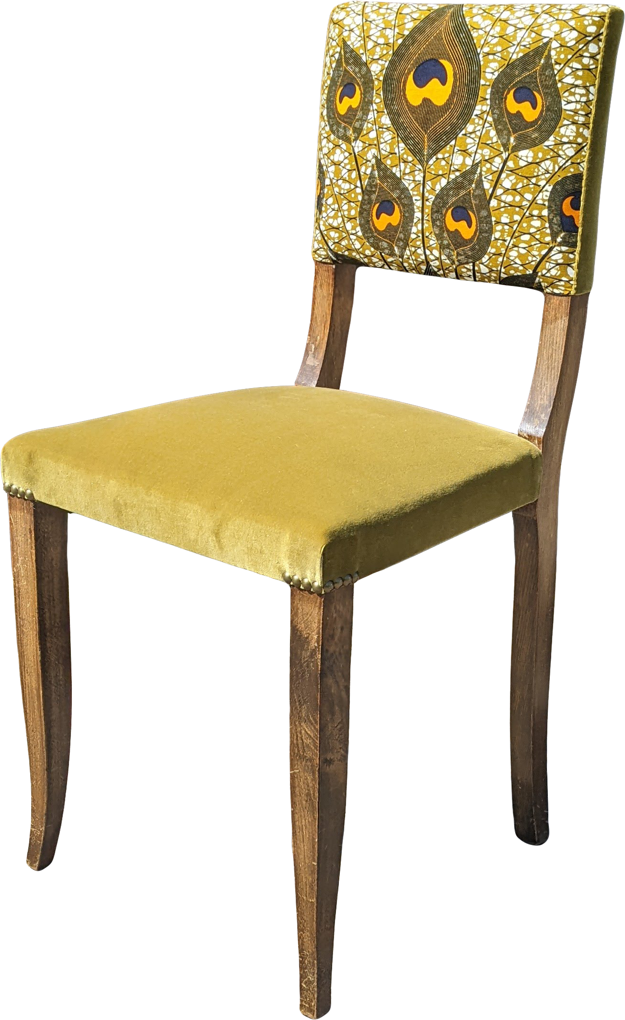 Réfection complète d'une chaise Art déco avec dossier en tissu wax et assise en velours ancien. Travail d'ébénisterie pour renforcer la structure en bois, restauration semi traditionnelle avec mousse et ressorts à Rennes