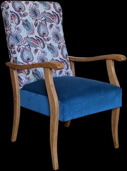 Nos designers talentueux sont spécialisés dans la création de décors uniques pour votre intérieur. Nous sommes experts dans la restauration de fauteuils, alliant savoir-faire artisanal et passion pour l'ébénisterie. Que ce soit pour le cannage, le recouvrement ou la restauration complète d'un fauteuil, nous redonnons vie à vos pièces préférées. Nos assises confortables sont réalisées avec soin, utilisant des textiles de qualité pour un résultat exceptionnel. Du fauteuil bridge au fauteuil Voltaire, en passant par les fauteuils et canapés, nous maîtrisons l'art de leur restauration. Nous créons également des plafonds uniques, des têtes de lit originales et des banquettes personnalisées pour compléter votre décoration intérieure. Notre approche artisanale nous permet de recouvrir vos meubles avec précision et souci du détail. Ajoutez une touche de confort à votre espace avec notre chauffeuse ou une tête de lit sur mesure. Nous proposons également des sommiers de haute qualité pour un repos optimal. Pour habiller vos fenêtres, nos rideaux et voilages sont confectionnés avec soin, tandis que nos tentures murales ajoutent une touche artistique à votre intérieur. Confiez-nous la restauration de vos fauteuils, qu'il s'agisse d'une chaise Louis ou d'un fauteuil sellier. Notre équipe qualifiée se fera un plaisir de réaliser un devis personnalisé pour votre projet. Faites confiance à notre expertise et à notre expérience pour transformer votre intérieur en un espace unique et raffiné.