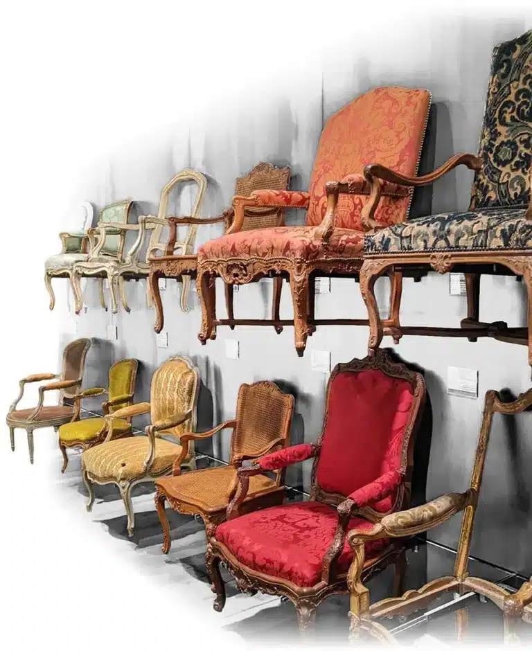 Galerie de sièges anciens d'époque réalisés par des menuisiers Jacob ou Séné
