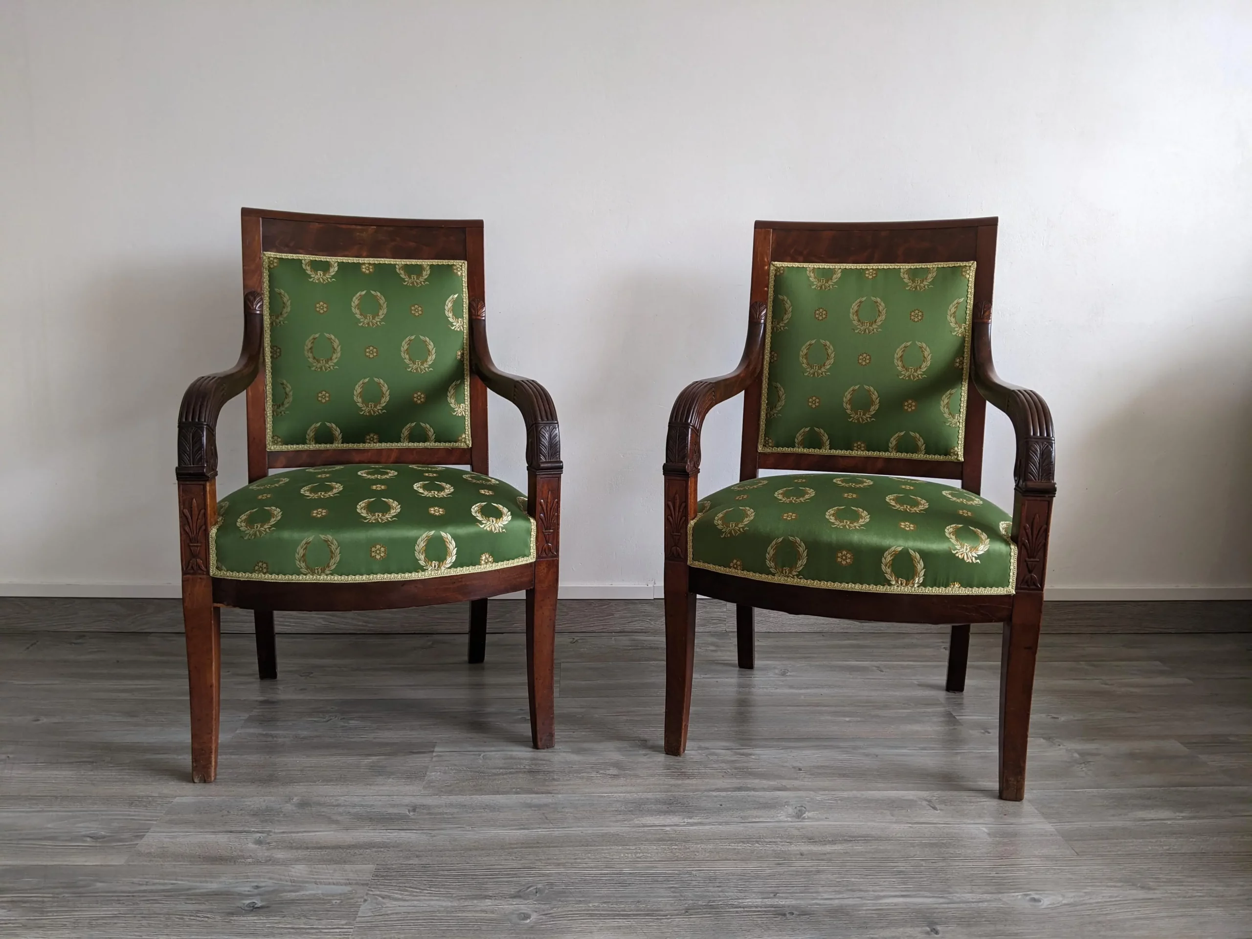 Paire de fauteuils empire