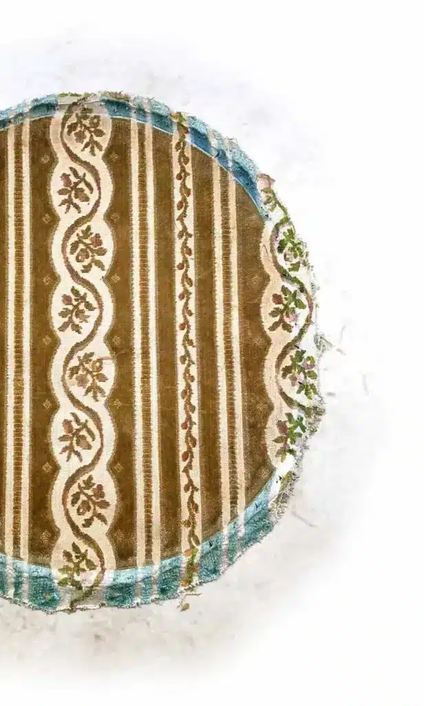 Tissu ancien décoloré par la lumière du soleil et de la lune